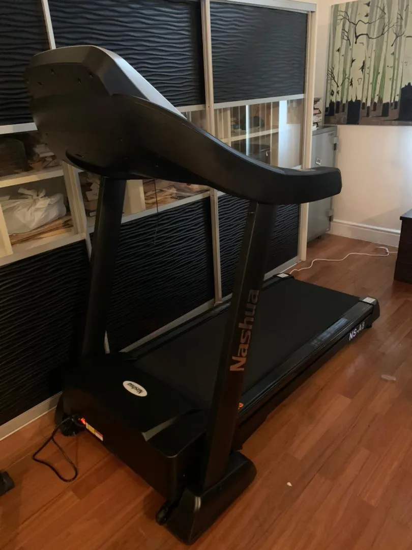 4.5HP Treadmill with Touchscreen, TV, WiFi, Music (Nashua)