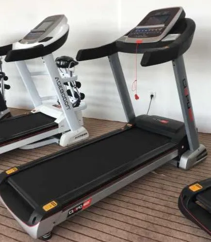 4.5HP Treadmill with Touchscreen, TV, WiFi, Music (Nashua)