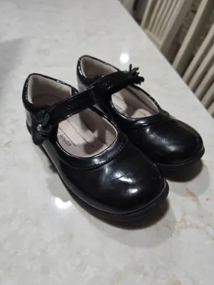 Stride rite-black dress shoes - size Shoes:      12 & 12.5 (Little Kid)