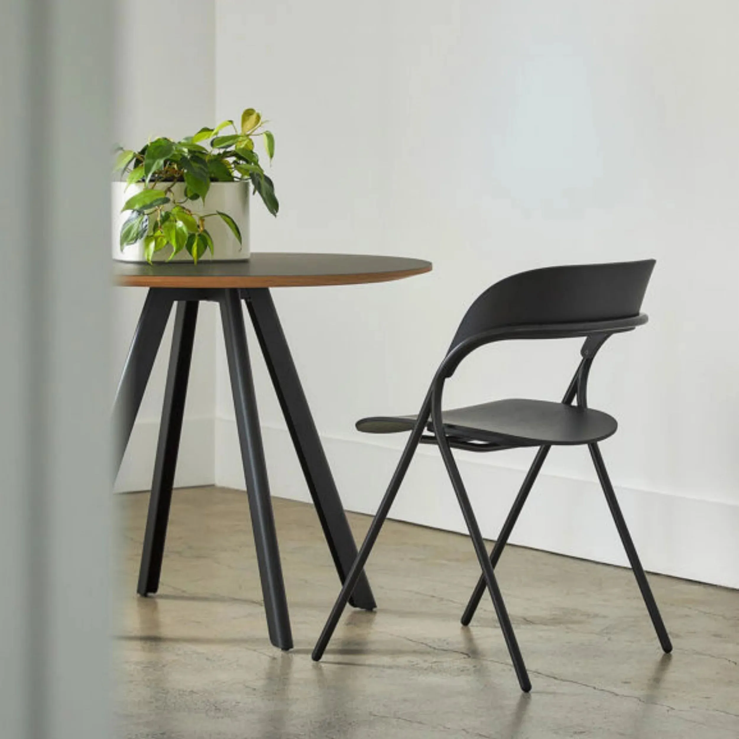 Trace Dining Chair - Black